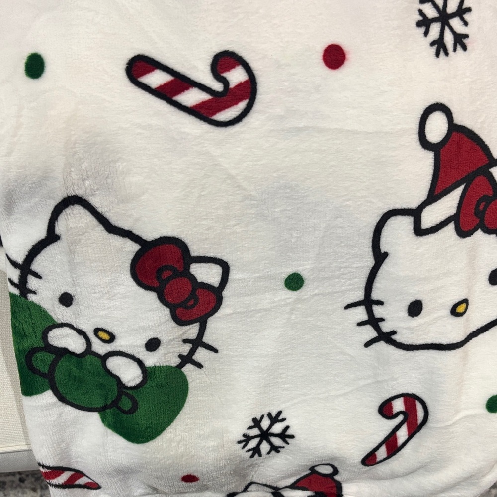 Hello Kitty NWT Sanrio Rare Cute Nostalgic Holiday Christmas Cozy Blanket Throw